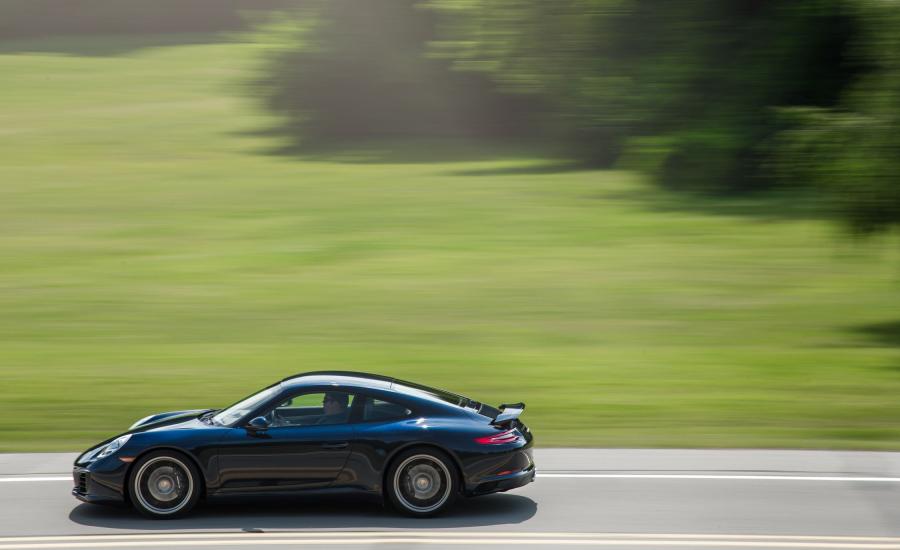 Porsche 911 Carrera Coupe 2016 года  (US) (фото 6 из 23)